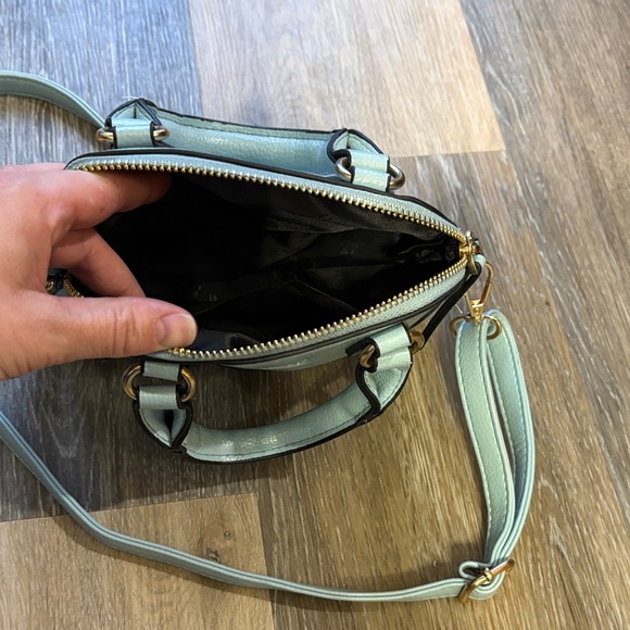 Light Blue Crossbody purse - Picture 4 of 5